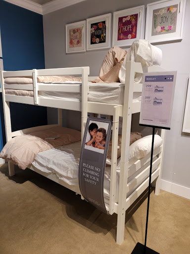 Furniture Store «City Furniture Fort Lauderdale», reviews and photos, 3501 N Federal Hwy, Fort Lauderdale, FL 33308, USA