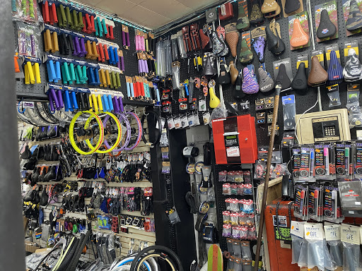 Bicycle Store «Extremz Bike & Scooter Shop», reviews and photos, 108 Main St, Woodbridge, NJ 07095, USA