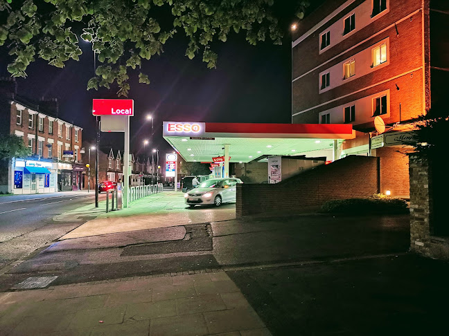 Reviews of ESSO TRIANGLE in London - Gas station