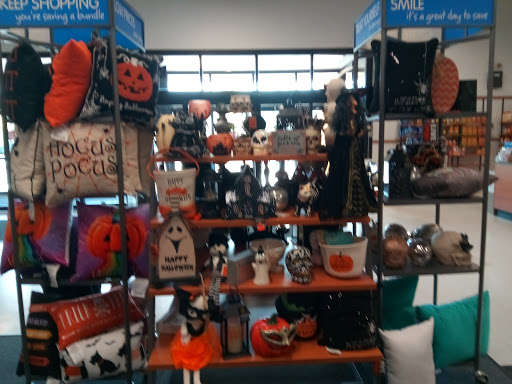 Clothing Store «Burlington Coat Factory», reviews and photos, 370 US-130, Hightstown, NJ 08520, USA