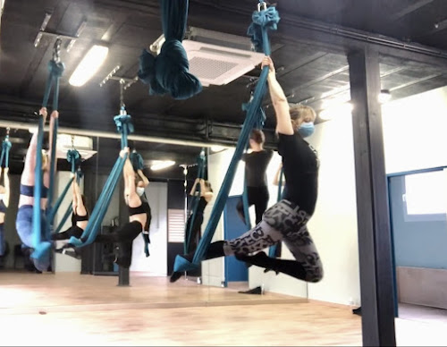 Cours de yoga L'aerial Studio Thionville