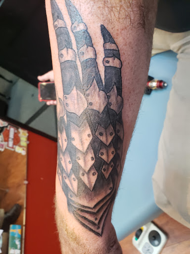 Tattoo Shop «All Inked Up», reviews and photos, 1700 Greensboro Ave, Tuscaloosa, AL 35401, USA