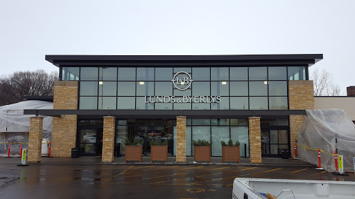 Grocery Store «Lunds & Byerlys Navarre», reviews and photos, 3333 Shoreline Dr, Navarre, MN 55392, USA
