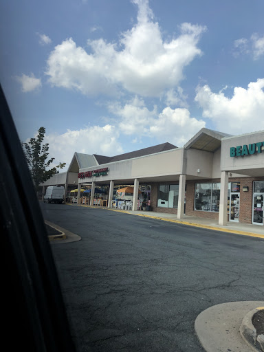 Shopping Mall «Pines Shopping Center», reviews and photos, 650 Elden St, Herndon, VA 20170, USA