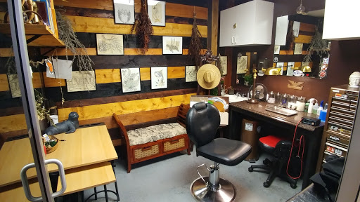 Tattoo Shop «Black Pearl Tattoo Studio & Gallery», reviews and photos, 509 Main St, Hyannis, MA 02601, USA