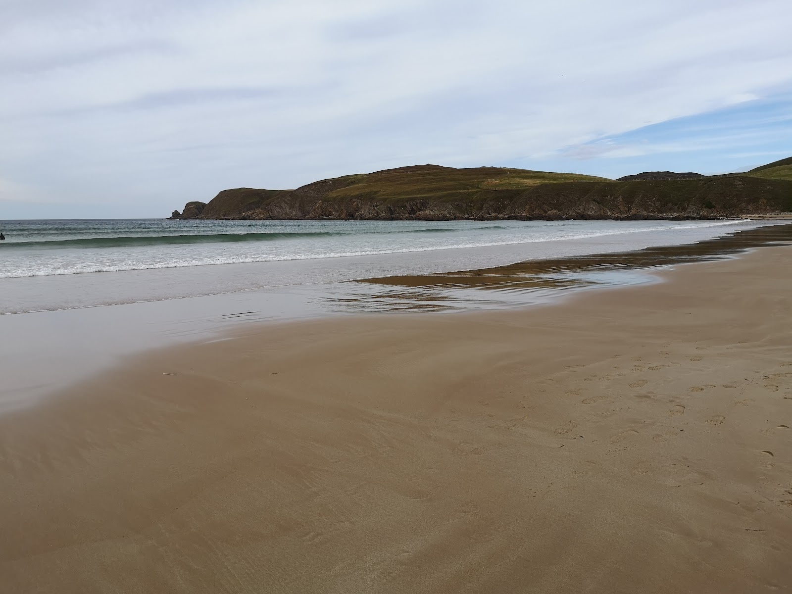 Photo de Farr Beach - endroit populaire parmi les connaisseurs de la détente