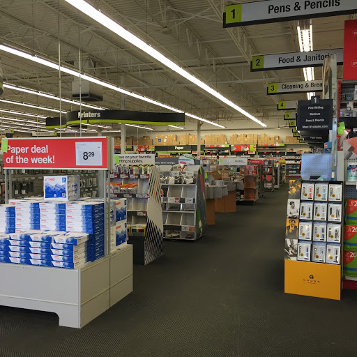 Office Supply Store «Staples», reviews and photos, 335 Haggerty Rd, Walled Lake, MI 48390, USA