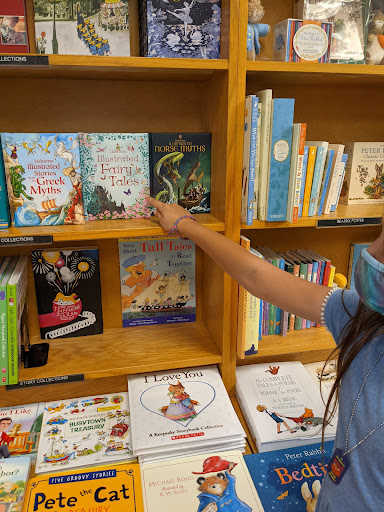 Book Store «Schuler Books & Music», reviews and photos, 1982 W Grand River Ave, Okemos, MI 48864, USA