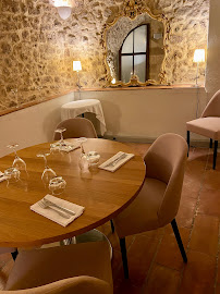 Atmosphère du Restaurant gastronomique Restaurant LES CAVES HENRI IV à Aix-en-Provence - n°5