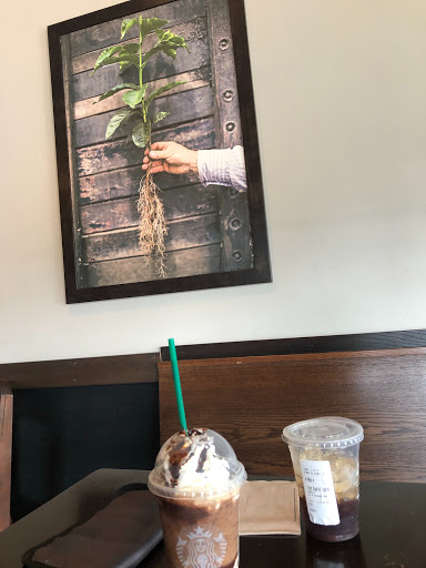 Coffee Shop «Starbucks», reviews and photos, 14 Commercial Rd, Leominster, MA 01453, USA
