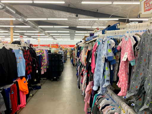 Dollar Store «FAMILY DOLLAR», reviews and photos, 1324 E Main St, Meriden, CT 06450, USA