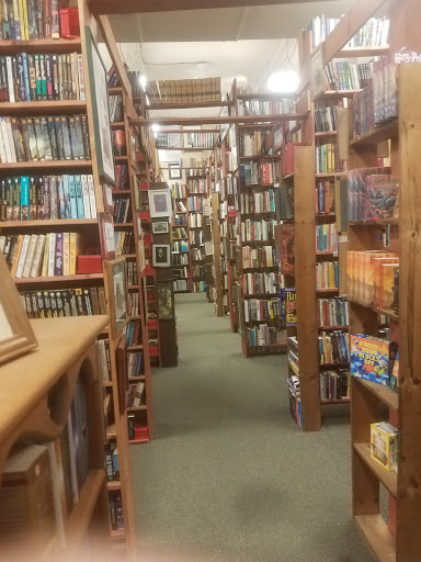 Used Book Store «Downtown Books Bought & Sold», reviews and photos, 624 N Broadway St, Milwaukee, WI 53212, USA