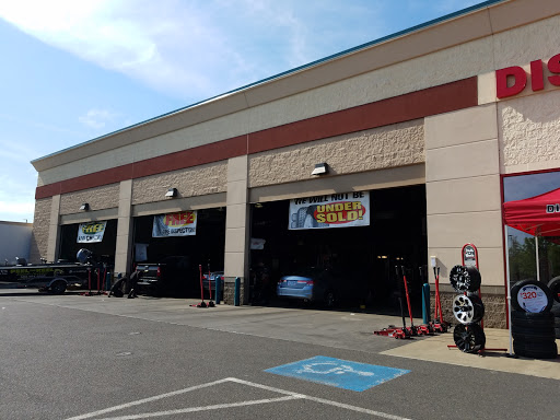 Tire Shop «Discount Tire Store - Beaverton, OR», reviews and photos, 18643 NW Eider Ct, Beaverton, OR 97006, USA