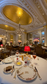 Atmosphère du Restaurant Jean Imbert au Plaza Athénée à Paris - n°9