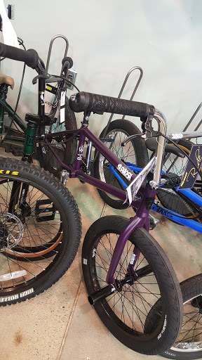 Shoe Store «PRO BIKE+RUN Robinson», reviews and photos, 3100 Robinson Ln, Pittsburgh, PA 15205, USA