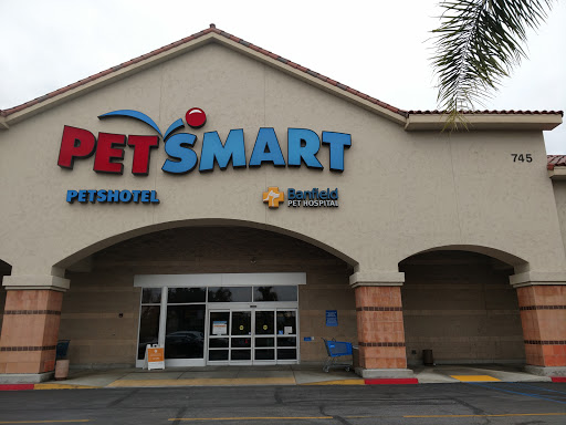 Pet Supply Store «PetSmart», reviews and photos, 745 W Huntington Dr, Monrovia, CA 91016, USA