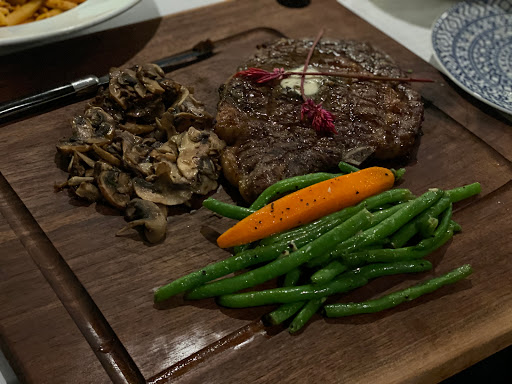 Sushi Restaurant «Chesapeake Inn Restaurant & Marina», reviews and photos, 605 2nd St, Chesapeake City, MD 21915, USA