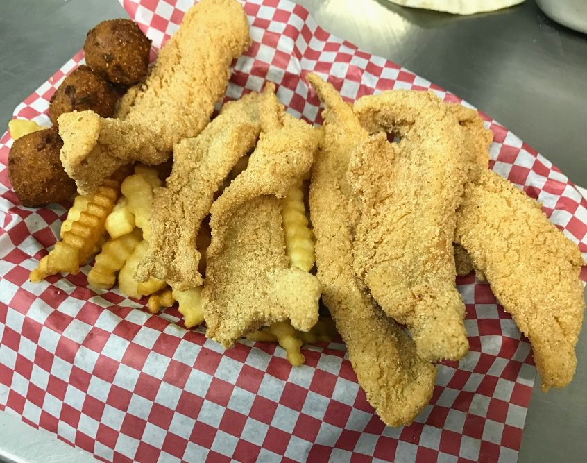 Russ Restaurant 74467