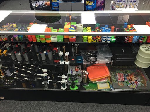 Tobacco Shop «Seaside Smoke and Vape shop», reviews and photos, 575 S Roosevelt Dr b, Seaside, OR 97138, USA