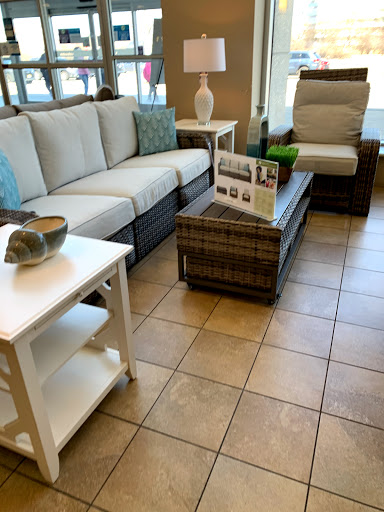 Furniture Store «Raymour & Flanigan Furniture and Mattress Store», reviews and photos, 150 Harmon Meadow Blvd, Secaucus, NJ 07094, USA