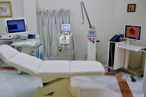 Clínica Doctores Mario León. Dermatología,  Reumatología,  Medicina Estética,  Cirugía Vascular en Mérida, Badajoz