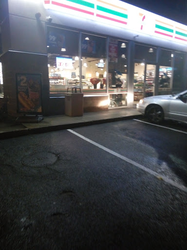 7-Eleven, 131 Lexington St, Waltham, MA 02452, USA, 