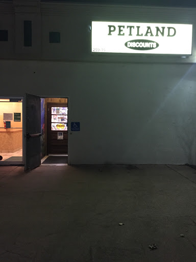 Pet Store «Petland Discounts - Glen Oaks», reviews and photos, 25915 Union Tpke, Glen Oaks, NY 11004, USA