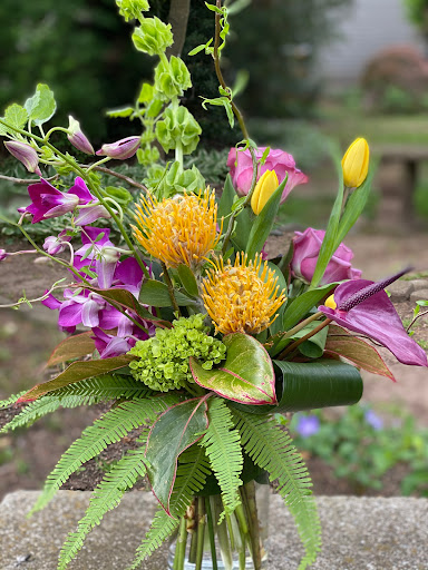 Florist «Guilford White House Florist», reviews and photos, 966 Boston Post Rd, Guilford, CT 06437, USA