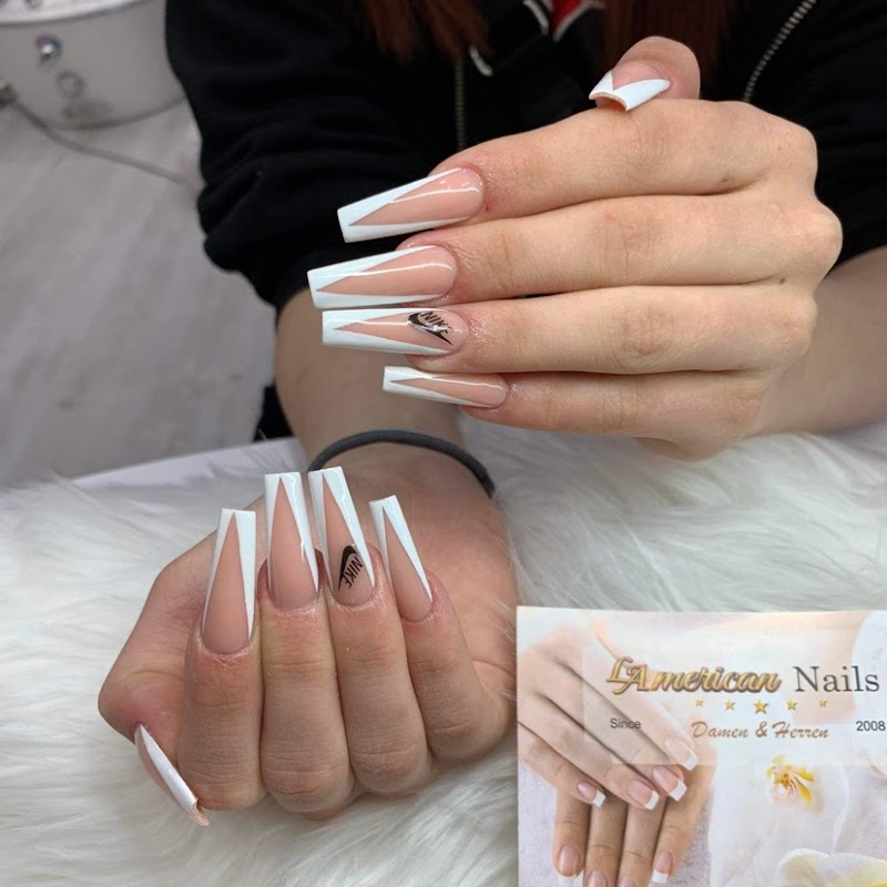 LAmerican Nails