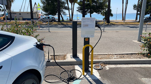Borne de recharge de véhicules électriques Renault Charging Station Cagnes-sur-Mer