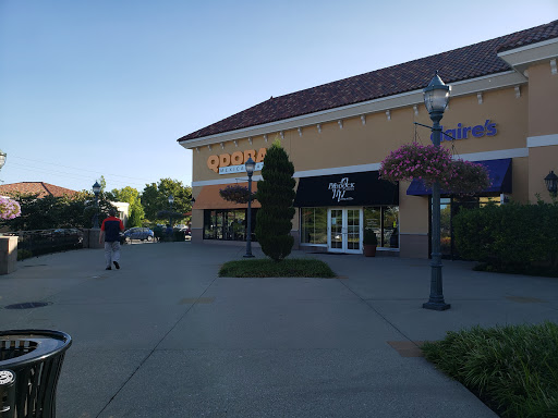 Book Store «Barnes & Noble», reviews and photos, 4100 Summit Plaza Dr, Louisville, KY 40241, USA