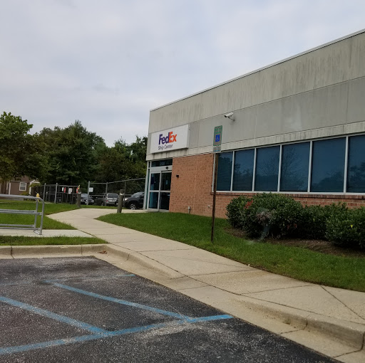 Shipping and Mailing Service «FedEx Ship Center», reviews and photos, 2130 Baldwin Ave, Crofton, MD 21114, USA