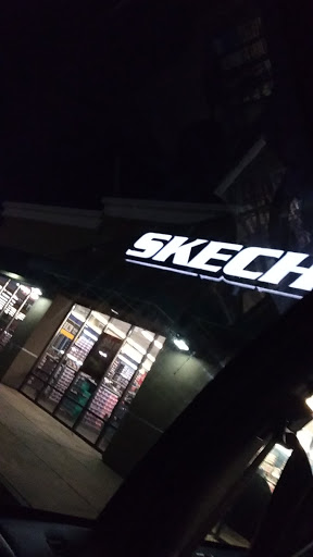 SKECHERS Warehouse Outlet