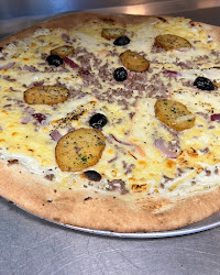 Plats et boissons du Distributeur à Pizza 24/24 Le Midi Pizzeria à Aix-en-Provence - n°1