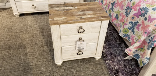 Furniture Store «Ashley HomeStore», reviews and photos, 9737 Hudson Rd, Woodbury, MN 55125, USA