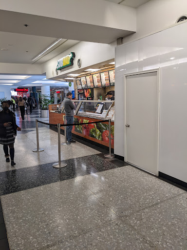 Shopping Mall «The Shops at Liberty Place», reviews and photos, 1625 Chestnut St, Philadelphia, PA 19103, USA