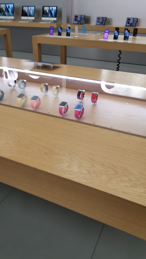 Computer Store «Apple Easton Town Center», reviews and photos, 4210 The Strand, Columbus, OH 43219, USA