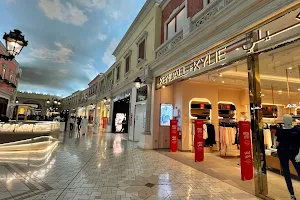 Villaggio Mall image