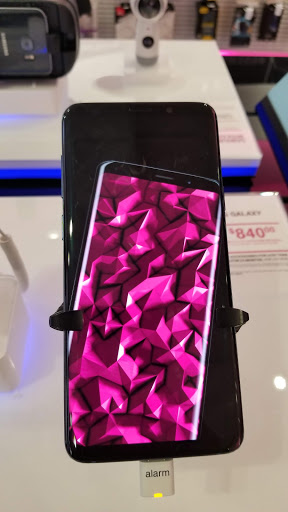 Shopping Mall «Addison Mall», reviews and photos, 2970 W Addison St, Chicago, IL 60618, USA