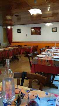 Atmosphère du Restaurant Auberge de la Hutte : à Laveissière - n°2