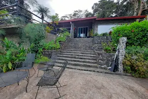 Cabañas De Cerro Azul image