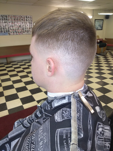 Barber Shop «Friendly Barber Shop», reviews and photos, 602 N Eastman Rd, Longview, TX 75601, USA