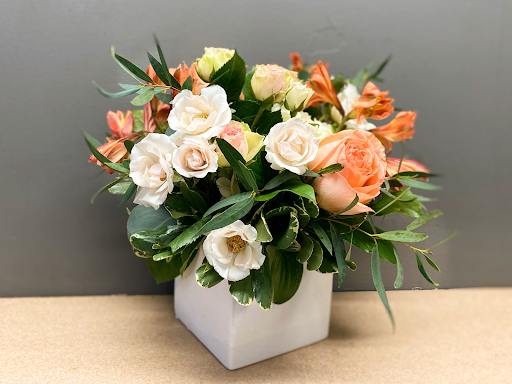 Florist «Crescent Floral & Gifts», reviews and photos, 2140 Wealthy St SE, Grand Rapids, MI 49506, USA