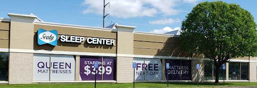 Furniture Store «Raymour & Flanigan Furniture and Mattress Store», reviews and photos, 490 New Park Ave, West Hartford, CT 06110, USA