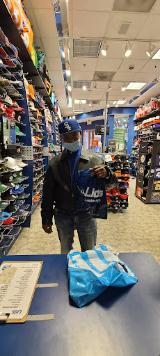 Shopping Mall «Louis Joliet Mall», reviews and photos, 3340 Mall Loop Dr, Joliet, IL 60431, USA