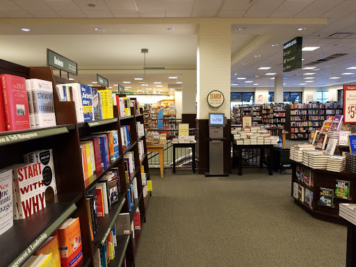 Book Store «Barnes & Noble Booksellers Clackamas Town Ctr Mall», reviews and photos, 12000 SE 82nd Ave, Portland, OR 97086, USA