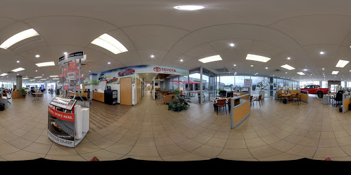 Car Dealer «Serra Toyota of Decatur», reviews and photos, 309 Beltline Pl SW, Decatur, AL 35603, USA