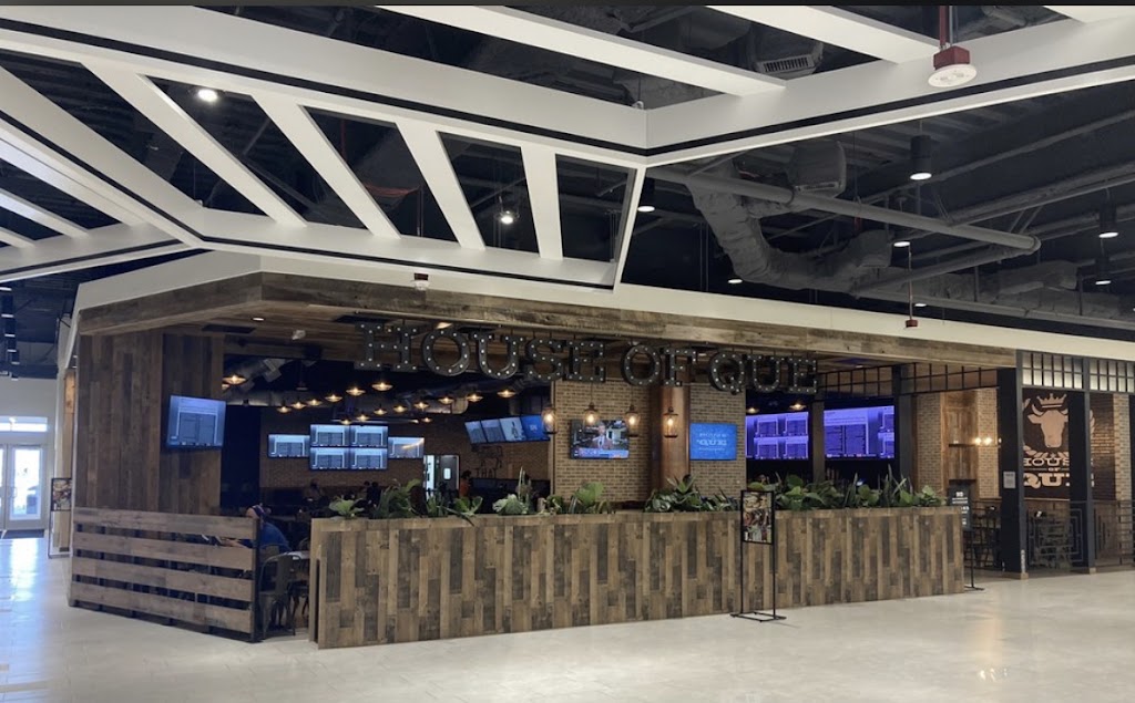 House Of 'Que at the American Dream 07073