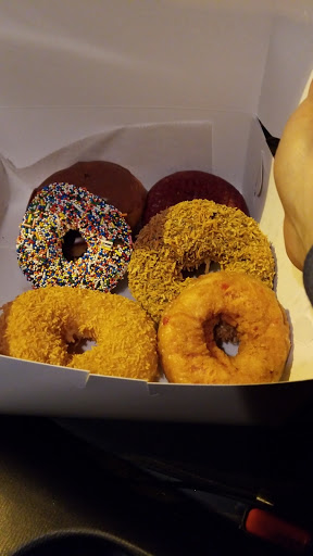 Donut Shop «County Donuts», reviews and photos, 1218 S Roselle Rd, Schaumburg, IL 60193, USA