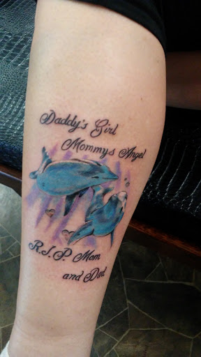 Tattoo Shop «Dimaura Ink Tattoo», reviews and photos, 825 Eastland Ave, Akron, OH 44305, USA